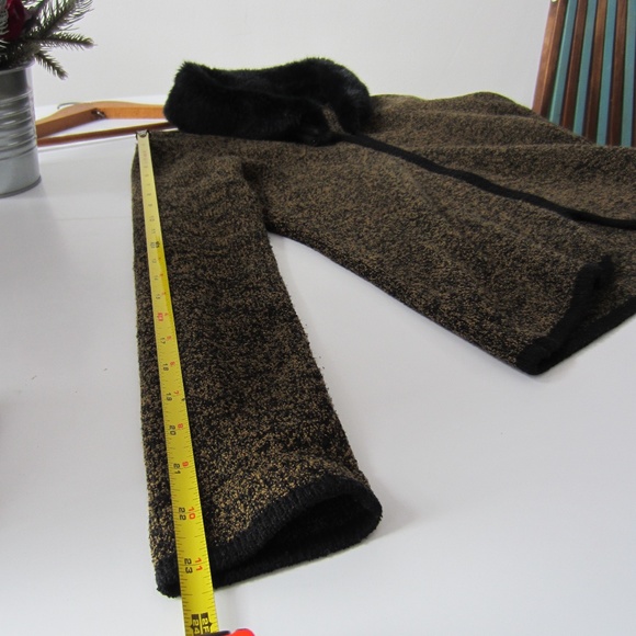 JESSICA M vintage Faux Fur Cardigan - Picture 10 of 14